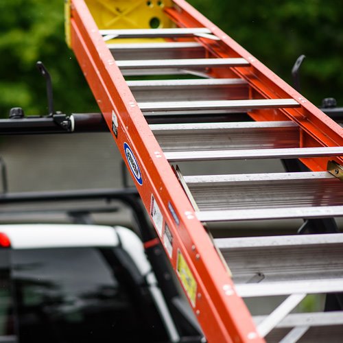 RetraxOne XR Tonneau Cover and Yakima OverHaul HD Truck Rack Package - Image 4